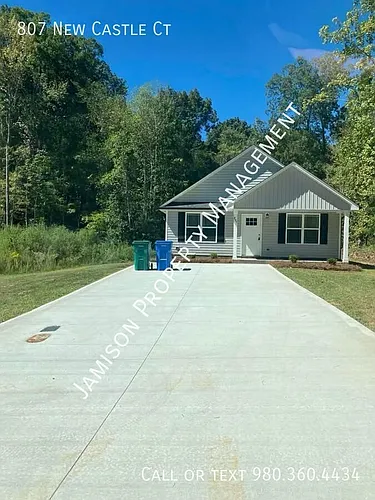 807 New Castle Ct Photo 1