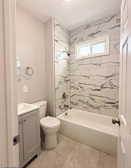 140 S 13th St #3 — Photo 11
