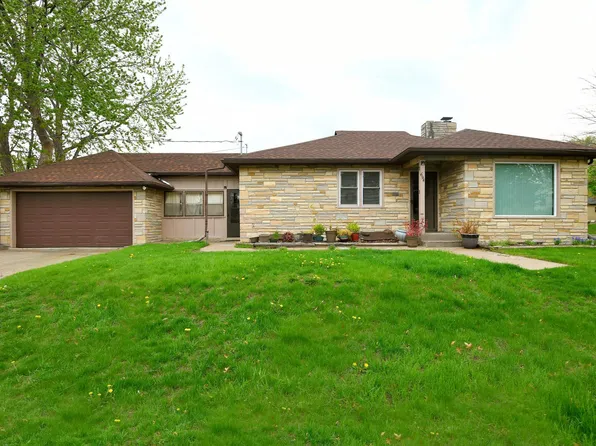 694 Germain St, Saint Paul, MN 55106