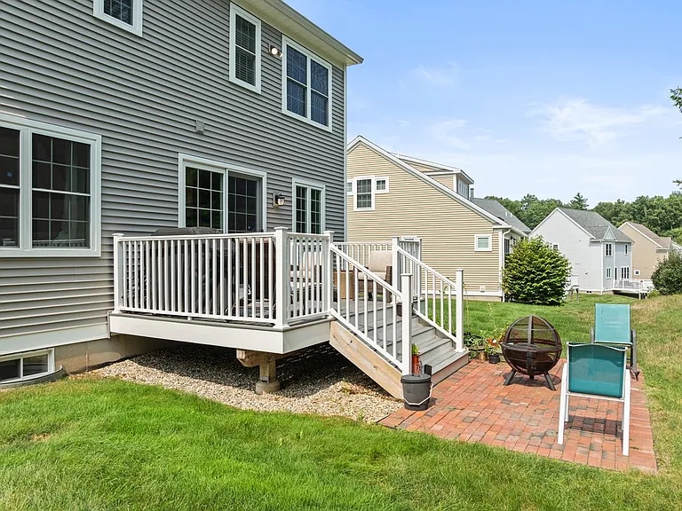 21 Carson Way — Photo 35