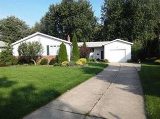 60 Newgate Rd, Amherst, NY 14226