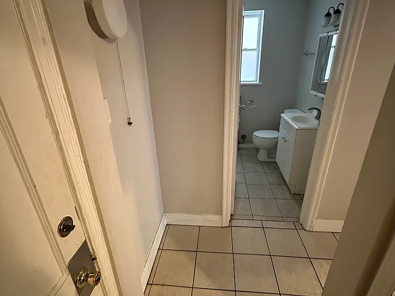 1818 Oak Park Ave #3 — Photo 3