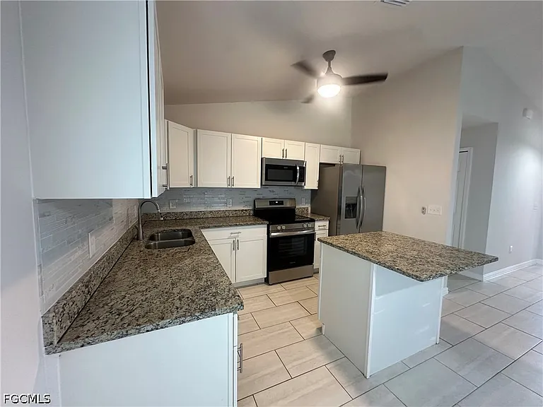 1105 NE 6th Place Cpe — Photo 37