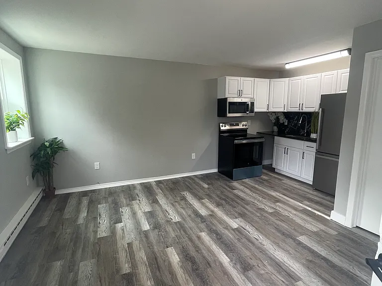 92 William St #1 — Photo 2