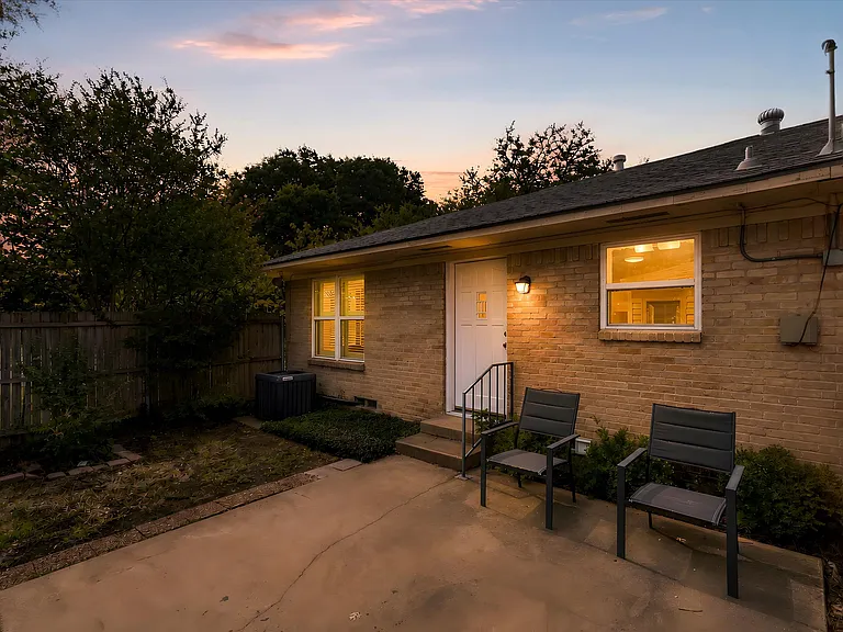 11143 Joymeadow Dr — Photo 2