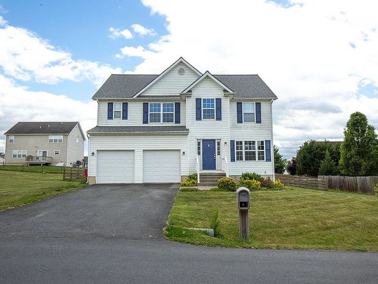 457 Thayers Gull Dr — Photo 1