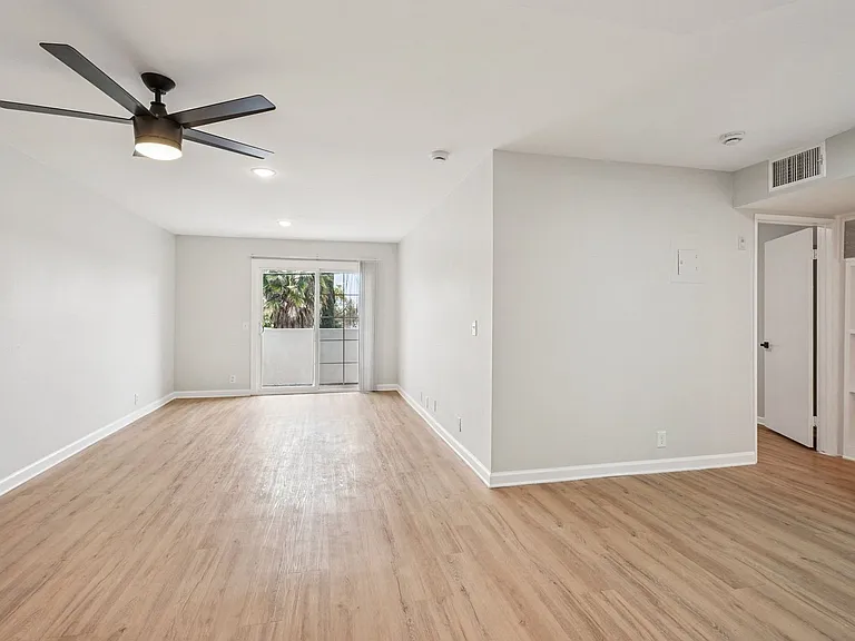 420 Windsor Rd — Photo 18
