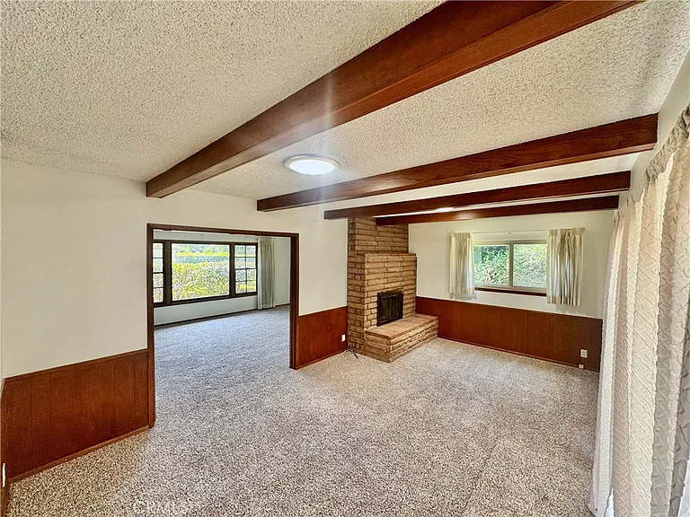 509 California Dr — Photo 10