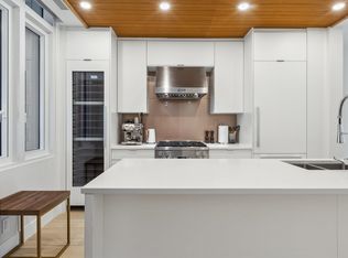 6691 Nelson Ave #202, West Vancouver, BC V7W1Z9