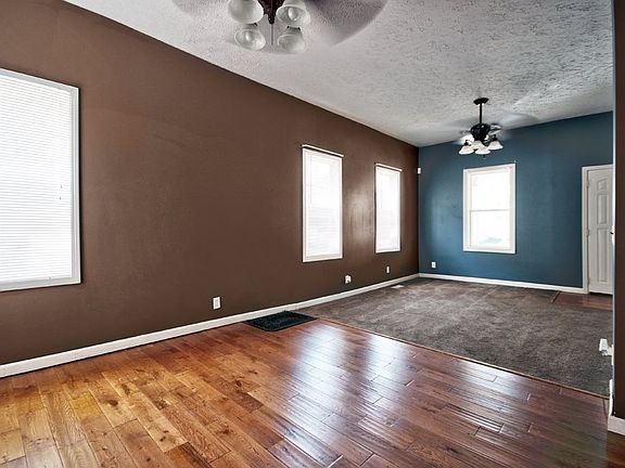 4th image of 211 Middlebury St