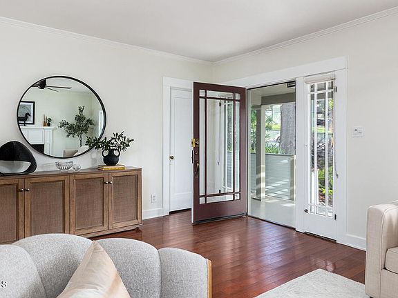 4th image of 2107 Ridgeview Ave