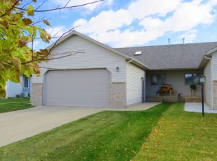 2828 Wheatland Dr S, Fargo, ND