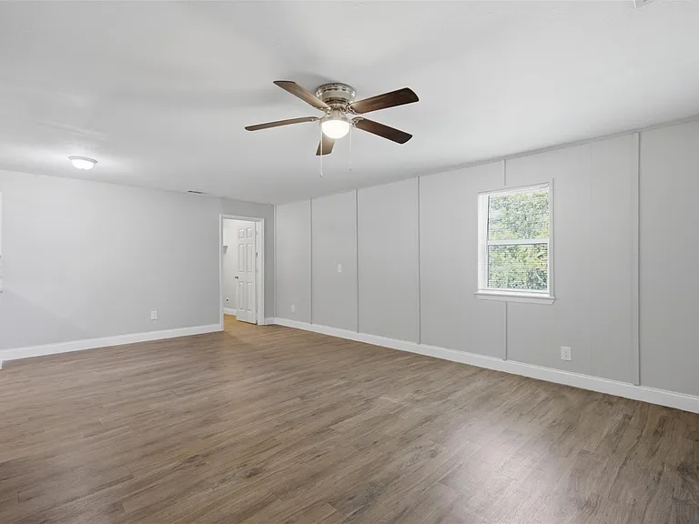 313 N Church St — Photo 6