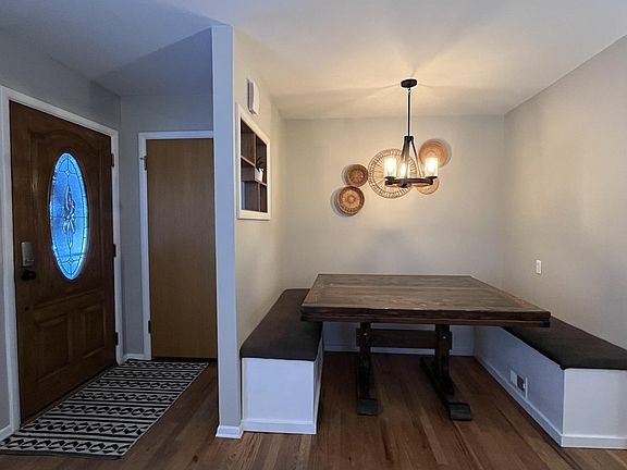 Entry way and dining nook