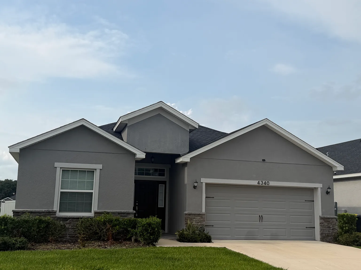 4 bed, 2.5 bath, 2062 sqft, $2,450 — Photo 2
