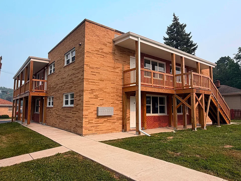 311 S Lodge Ln #B
