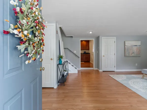 142 Bridle Rd, Billerica, MA 01821