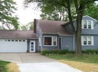 5984 Wilson Mills Rd, Highland Heights, OH 44143