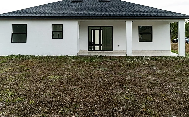 987 Edgerton Ave — Photo 3