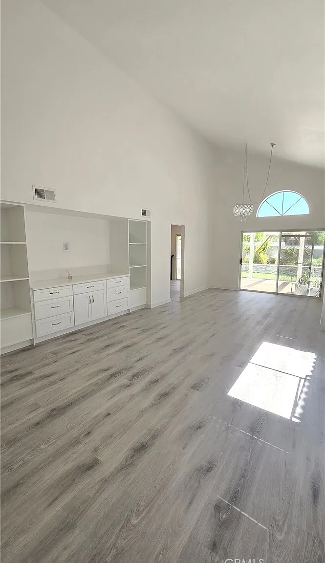 3 bed, 2.5 bath, 1722 sqft, $3,995 — Photo 4