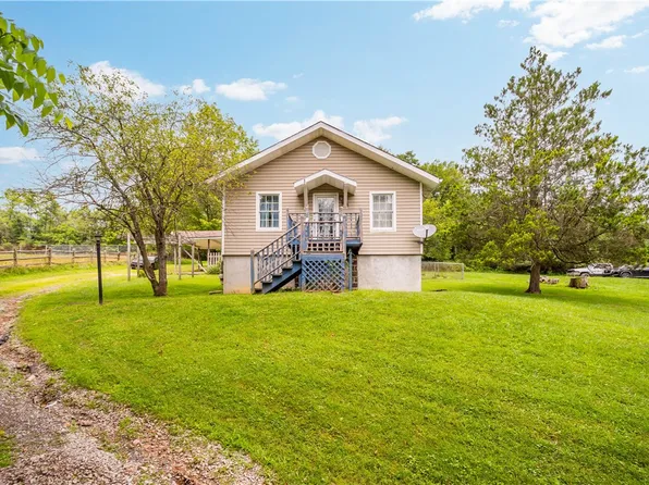 170 Shady Ln, Washington, PA 15301