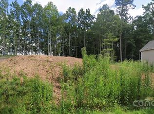 1047 3rd Avenue Dr SE, Hickory, NC 28602