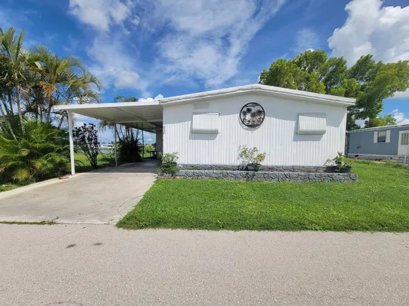 830 Calamondin Ct, North Fort Myers, FL 33917