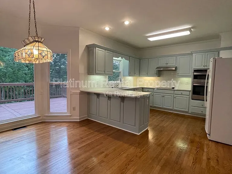 870 Ingleside Dr — Photo 30
