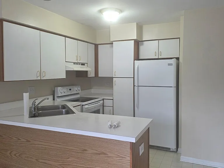 1348 S Lorraine Rd #E — Photo 4