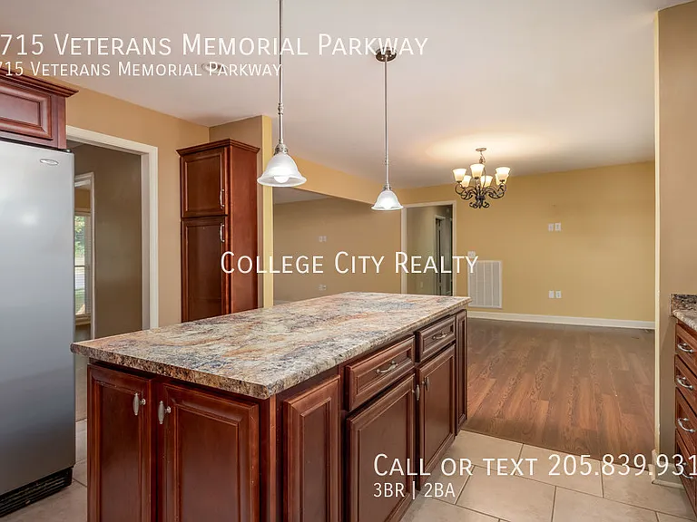 2715 Veterans Memorial Pkwy — Photo 6