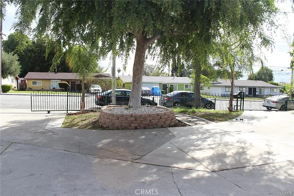 2 bed, 1800 sqft, $5,500 — Photo 3