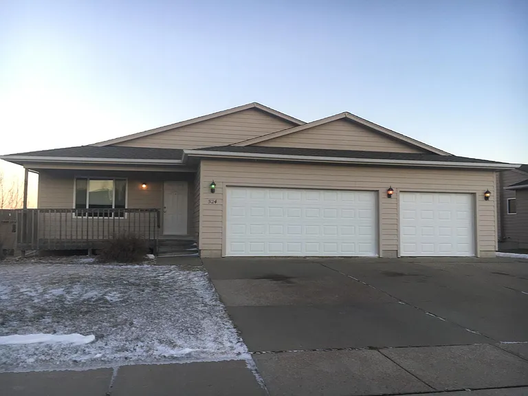 524 S Whitewood Ave — Photo 2