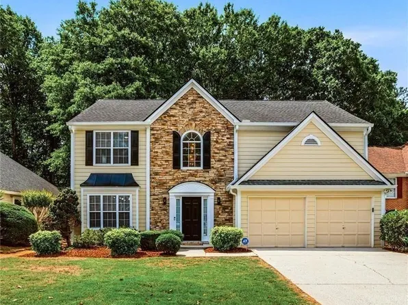 1075 Hidden Pond Ln, Roswell, GA 30075
