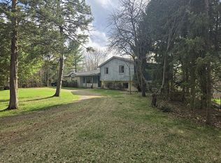 654 E Buell Rd, Rochester, MI 48306