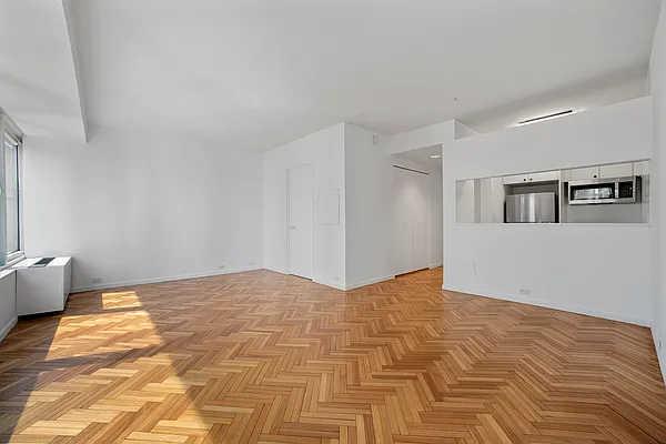 Rented by RELO REDAC INC. | media 15