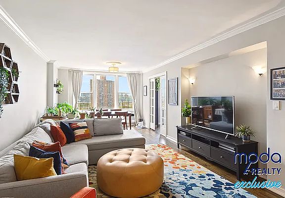 2nd image of 601 Kappock St APT 4K