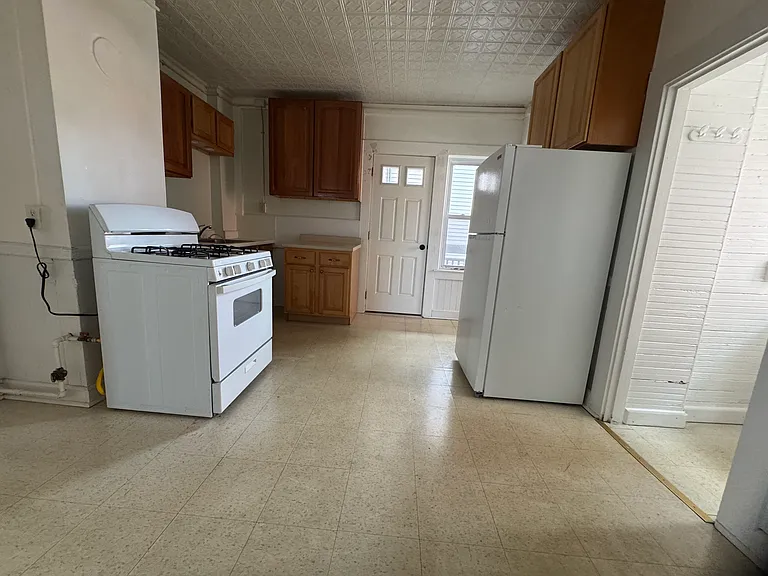 57 Walnut St #A — Photo 6