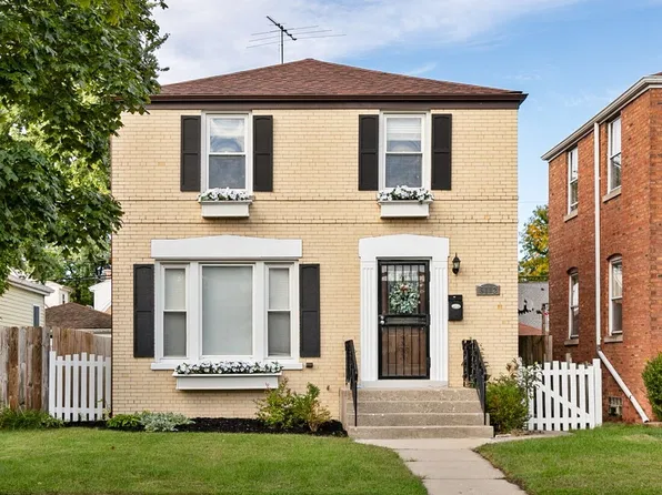 (undisclosed Address), Chicago, IL 60656