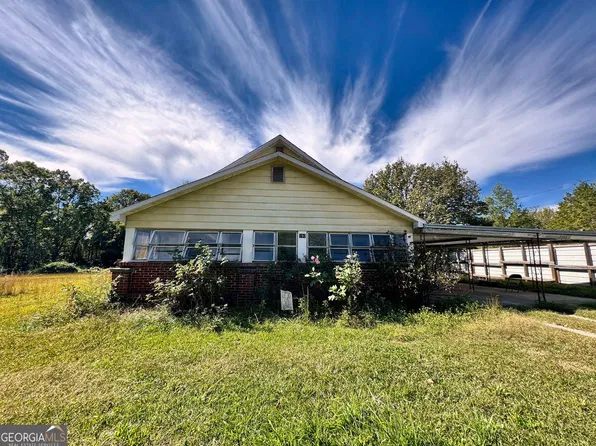 192 Persimmon St, Toccoa, GA 30577