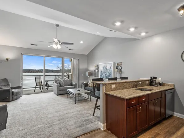 680 East Hiawatha Dr #422, Wisconsin Dells, WI 53965