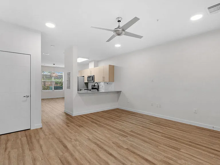 7805 Cooper Ln #606 — Photo 16