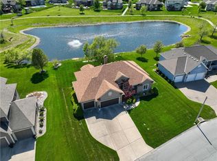 4512 SW Gull Point Dr, Lees Summit, MO 64082