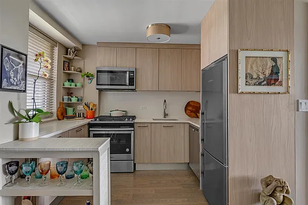 Sold by Compass | media 2