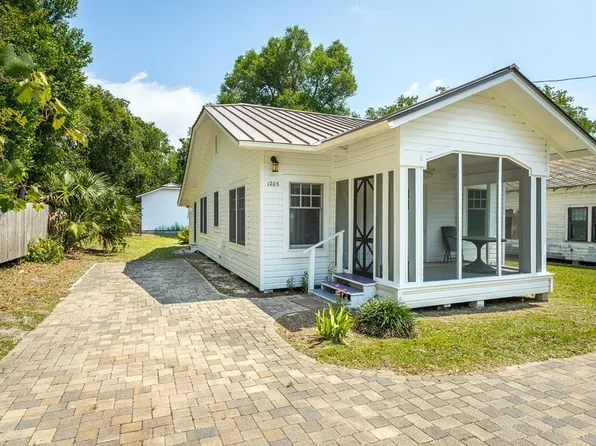 1208 County Road 30, Carrabelle, FL 32322