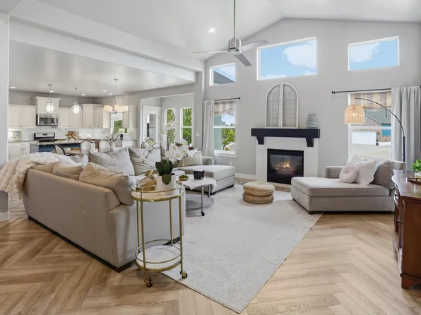 408 Cornfield Cir, Kaysville, UT 84037