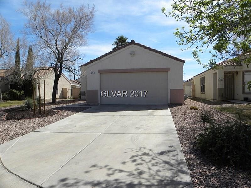 1878918