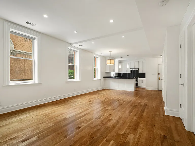 170 W 75th St #3B — Photo 1
