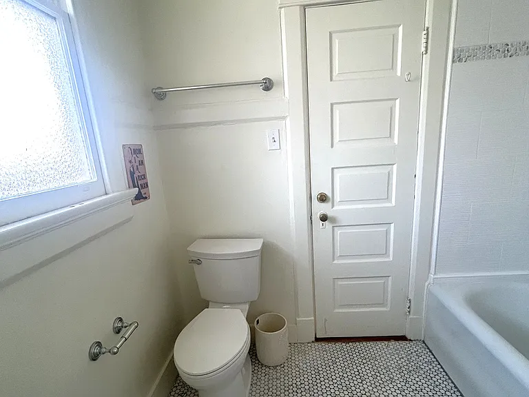 1033 Broadway St #1033 — Photo 14