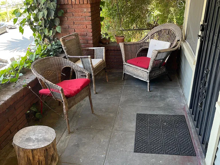 846 Laguna Ave — Photo 2