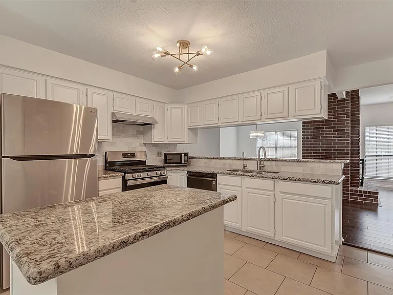 6 Green Slope Pl — Photo 19